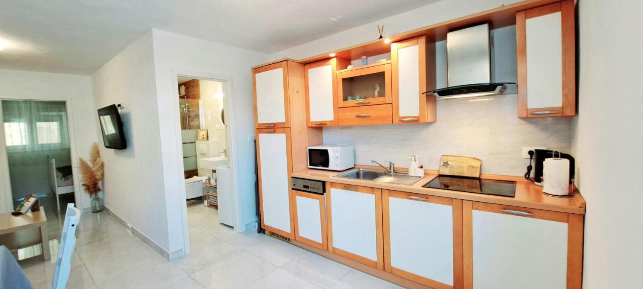 Apartment Ararita Krk Town Bagian luar foto